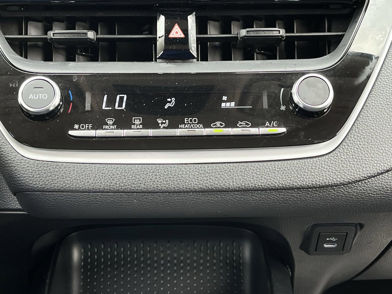 Used 2024 Toyota Corolla LE image 18