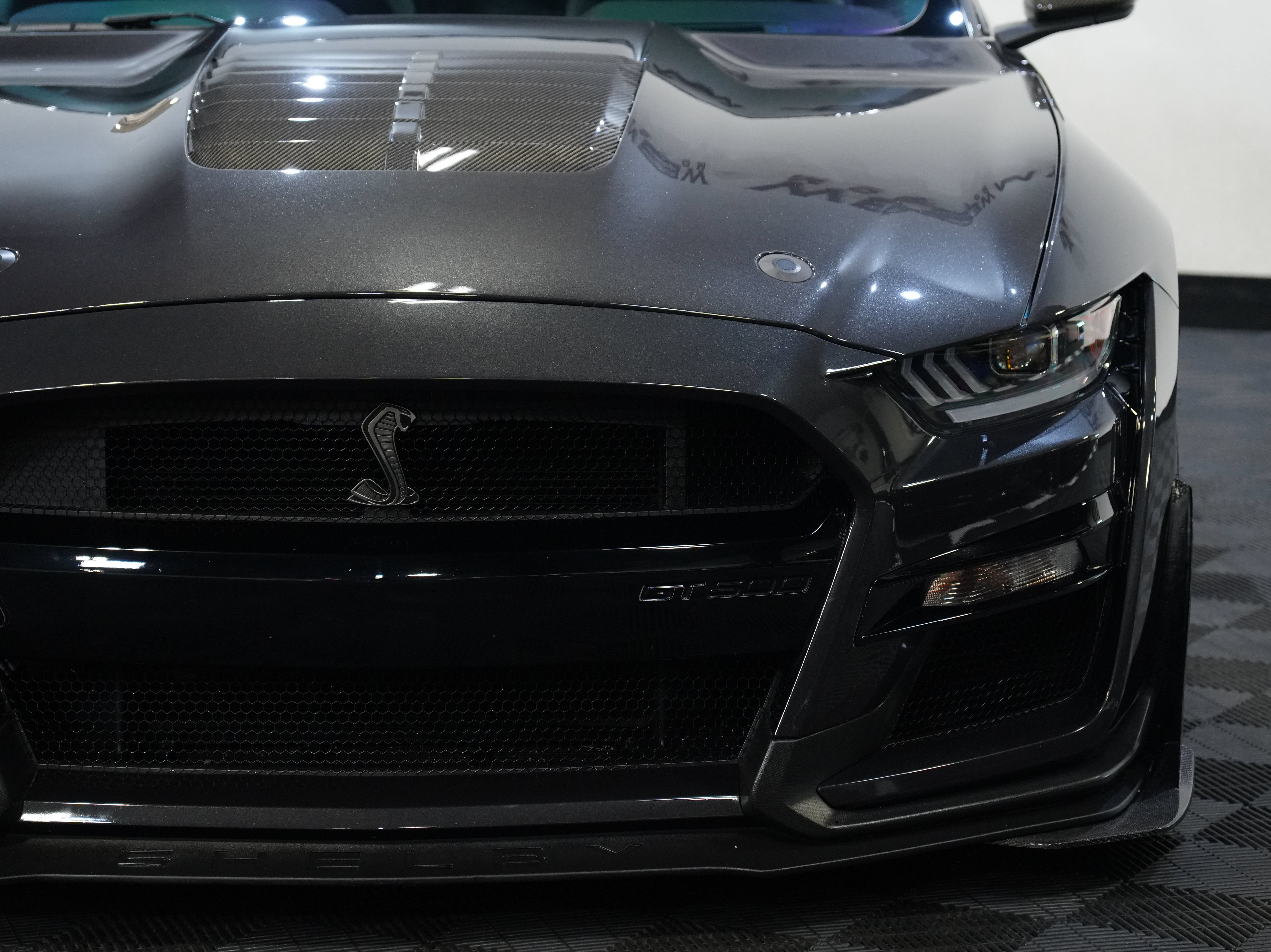 Used 2022 Ford Mustang Shelby GT500 w/ Carbon Fiber Track Pack RWD image 11