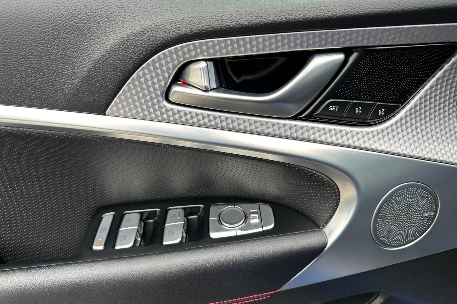 Used 2023 Genesis G70 2.0T w/ Sport Prestige Package image 11