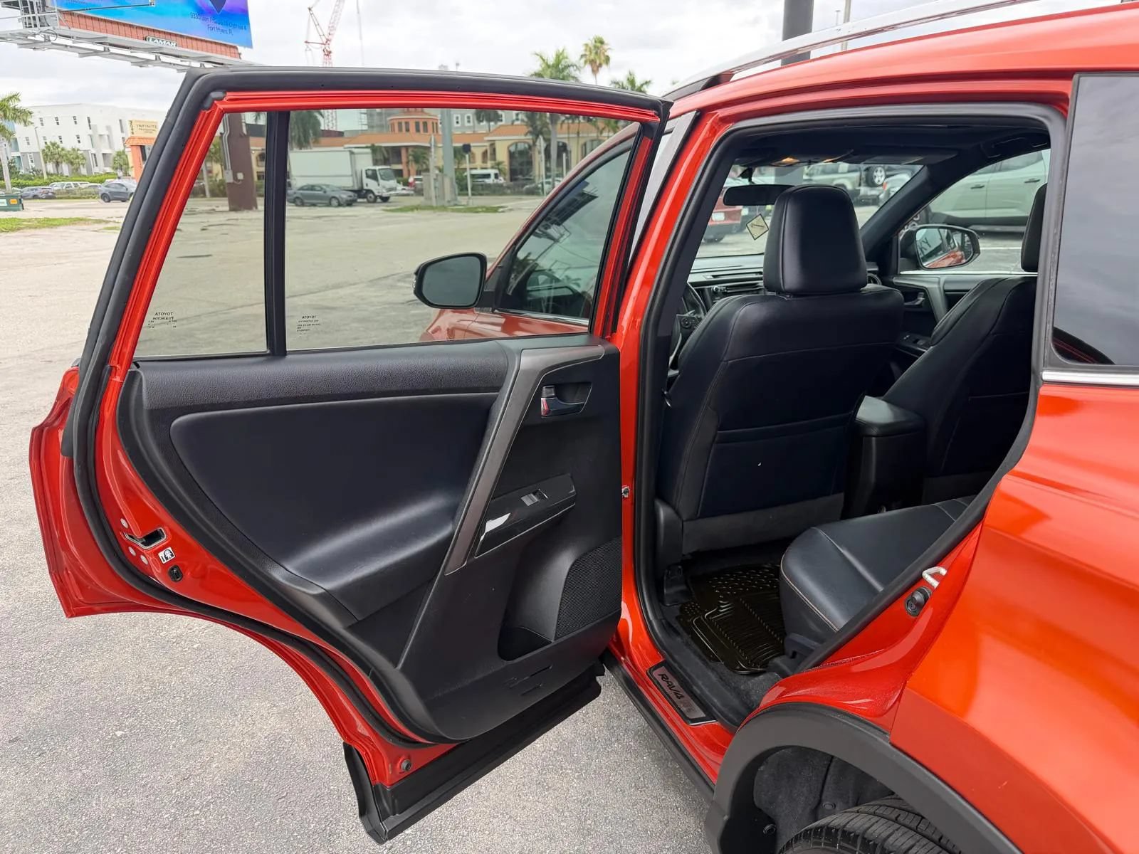 Used 2016 Toyota RAV4 SE FWD image 22