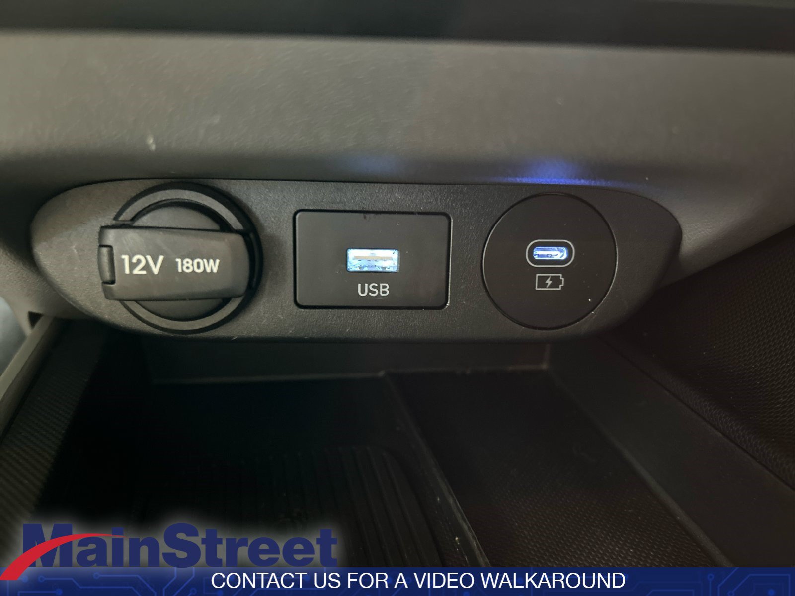 Used 2025 Hyundai Elantra SEL FWD image 33