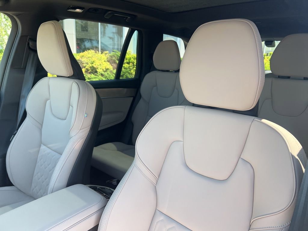 New 2026 Volvo XC90 B6 Plus w/ Protection Package Premier image 15