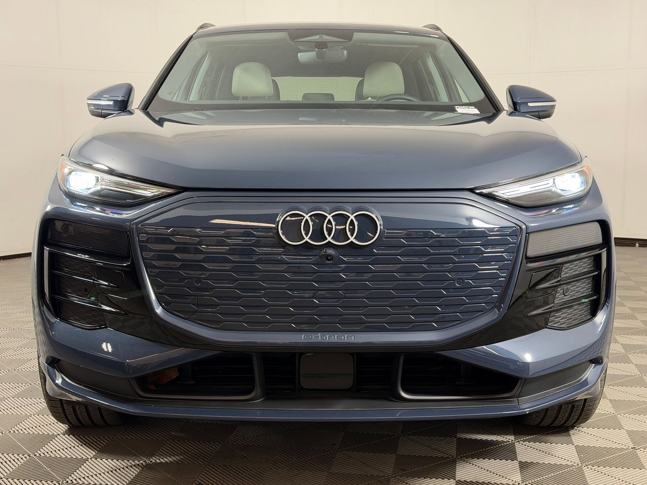 Used 2025 Audi Q6 e-tron Premium w/ Convenience Package RWD image 6