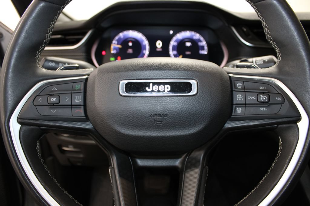 Used 2024 Jeep Grand Cherokee Altitude AWD/4WD image 42