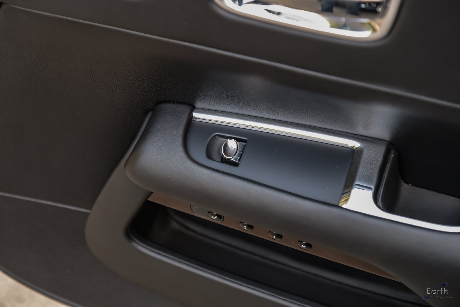 Used 2016 Rolls-Royce Wraith RWD image 87