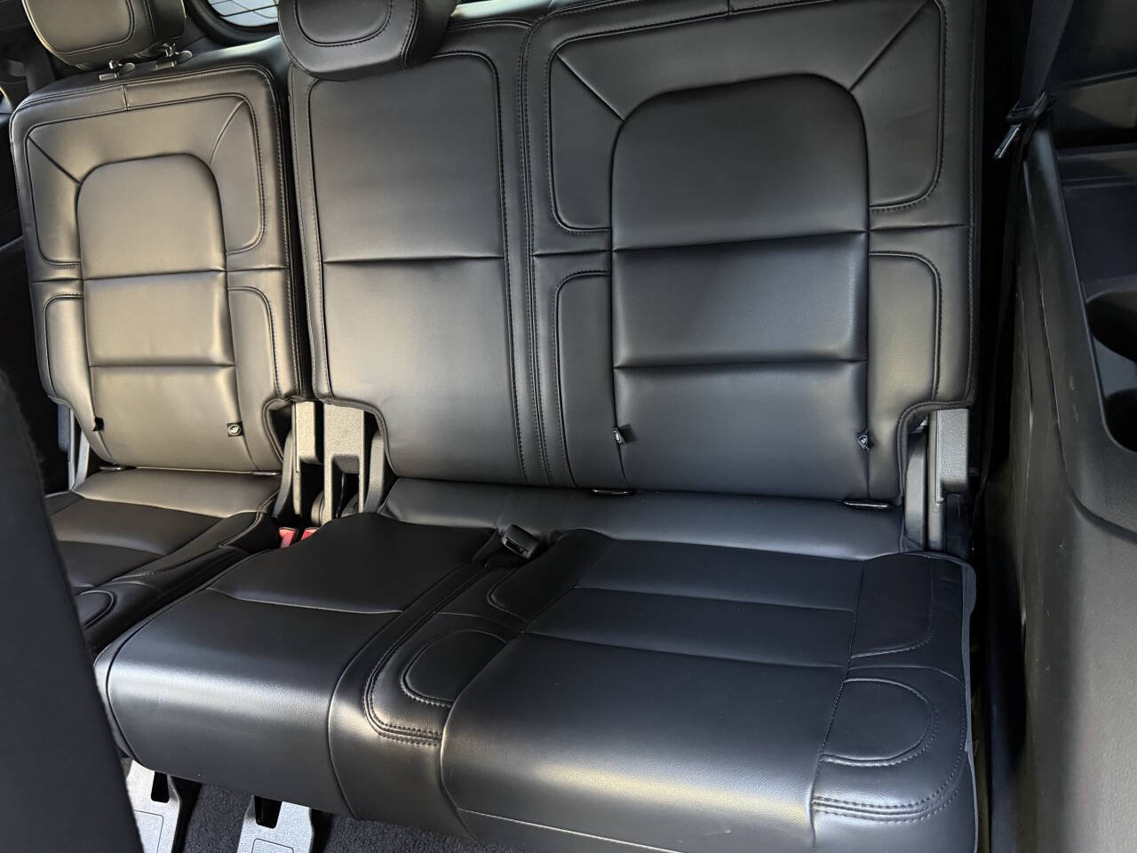 Used 2022 Lincoln Navigator Reserve AWD/4WD image 20