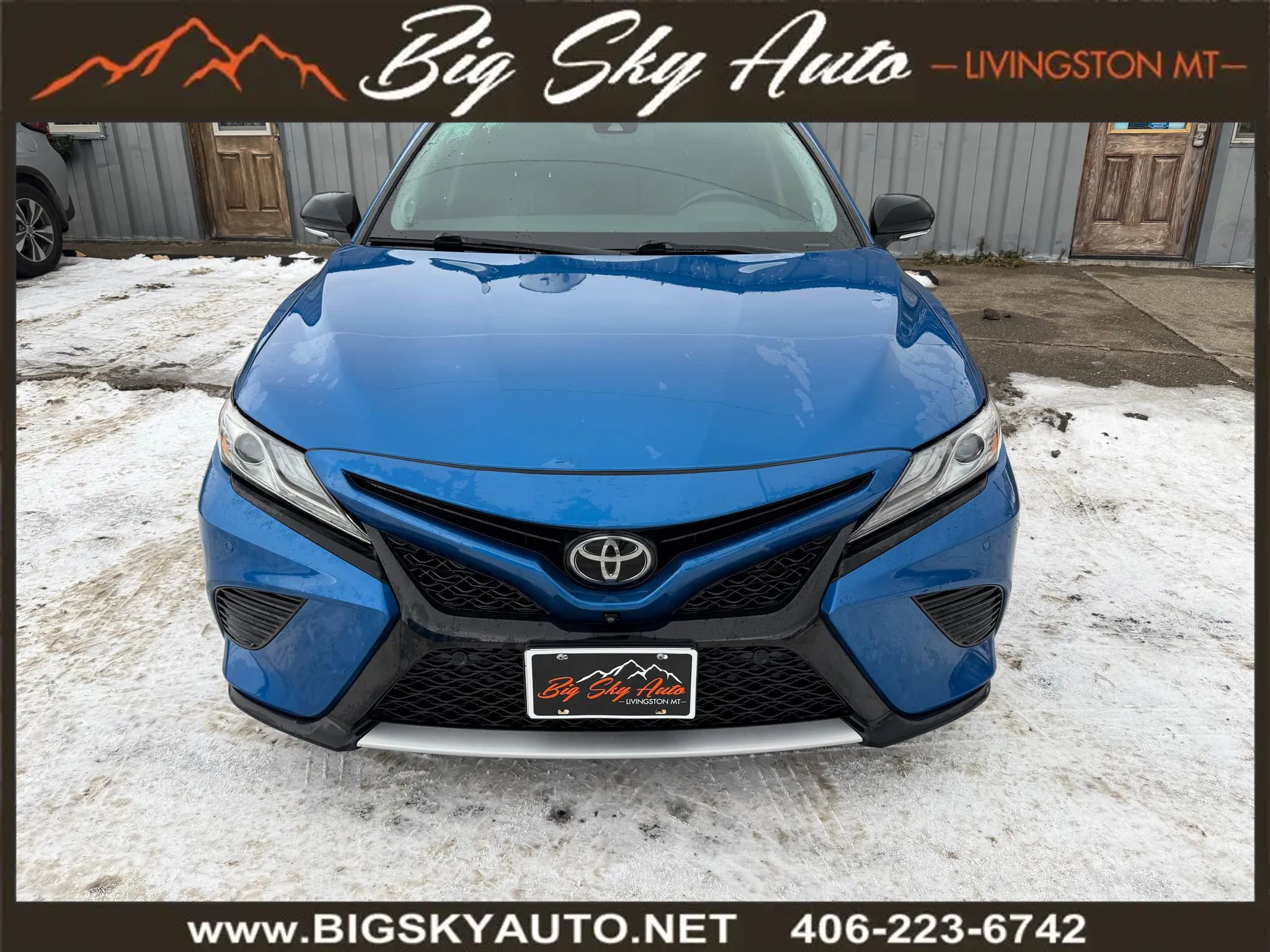 Used 2018 Toyota Camry XSE image 2