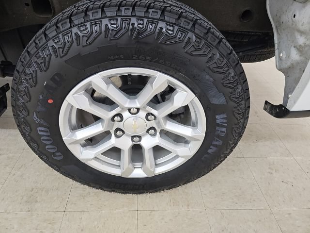 Used 2023 Chevrolet Silverado 1500 LT AWD/4WD image 20