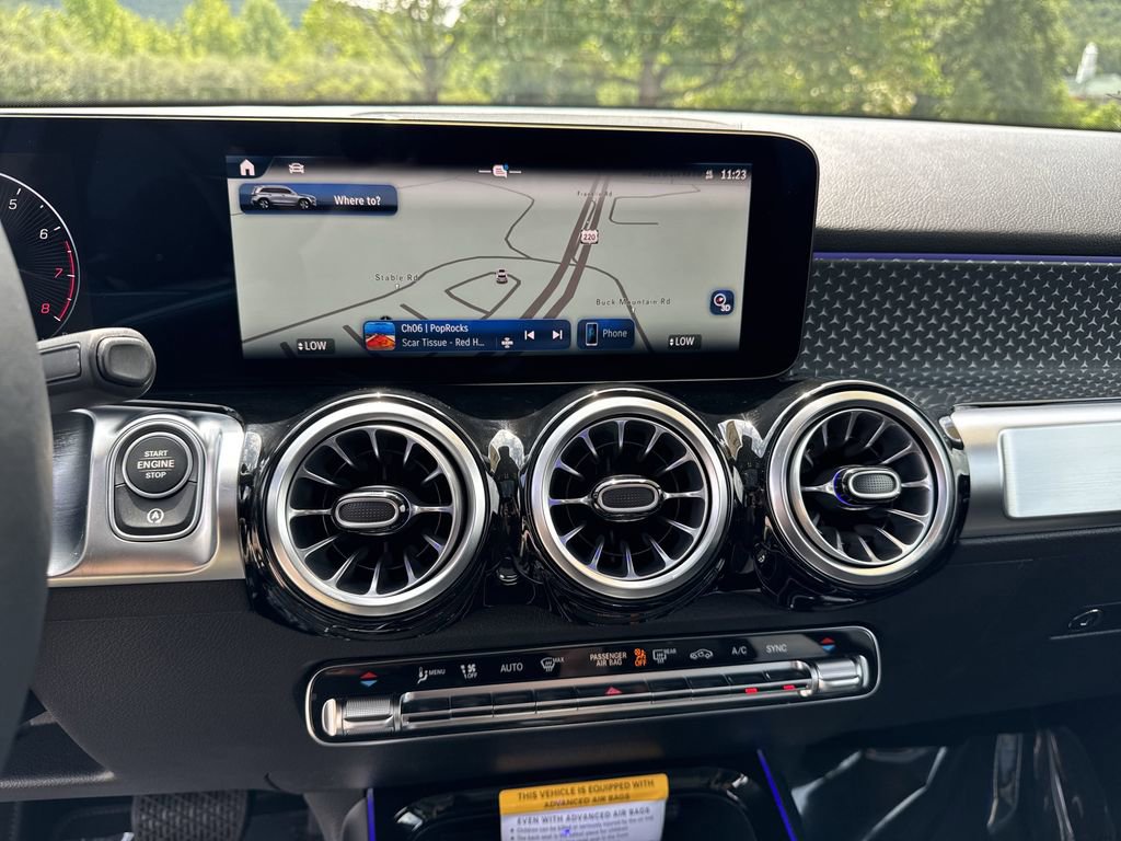 New 2025 Mercedes-Benz GLB 250 4MATIC image 23