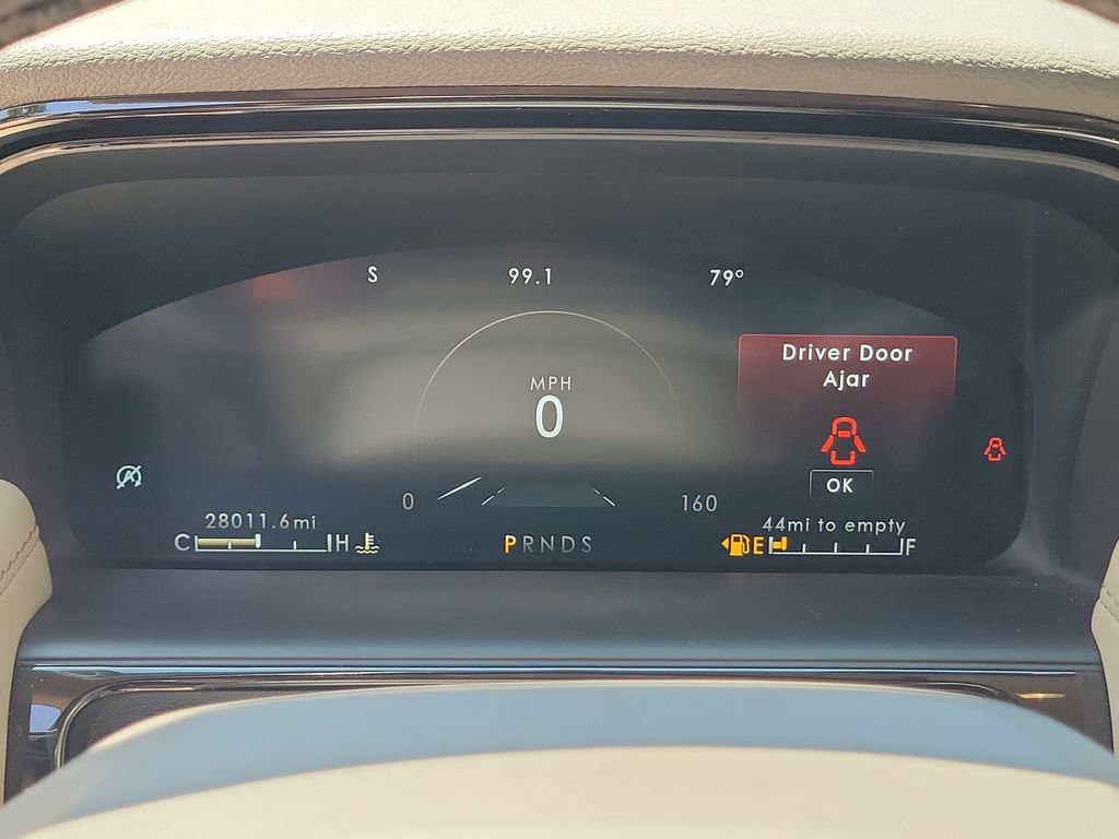 Used 2023 Lincoln Nautilus FWD w/ Premium Package image 24
