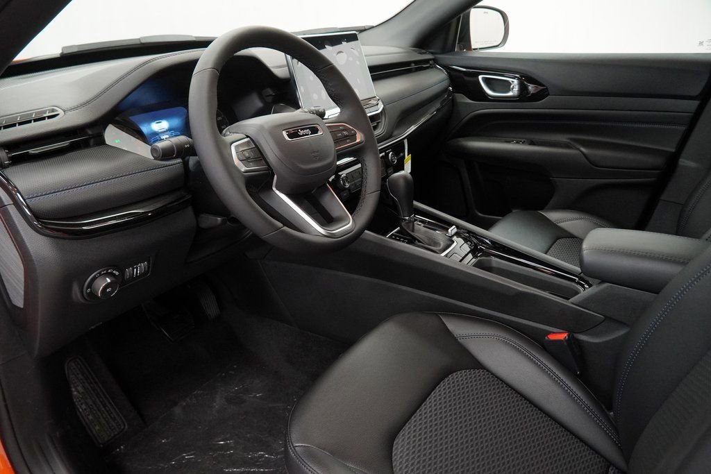 New 2026 Jeep Compass Latitude image 16