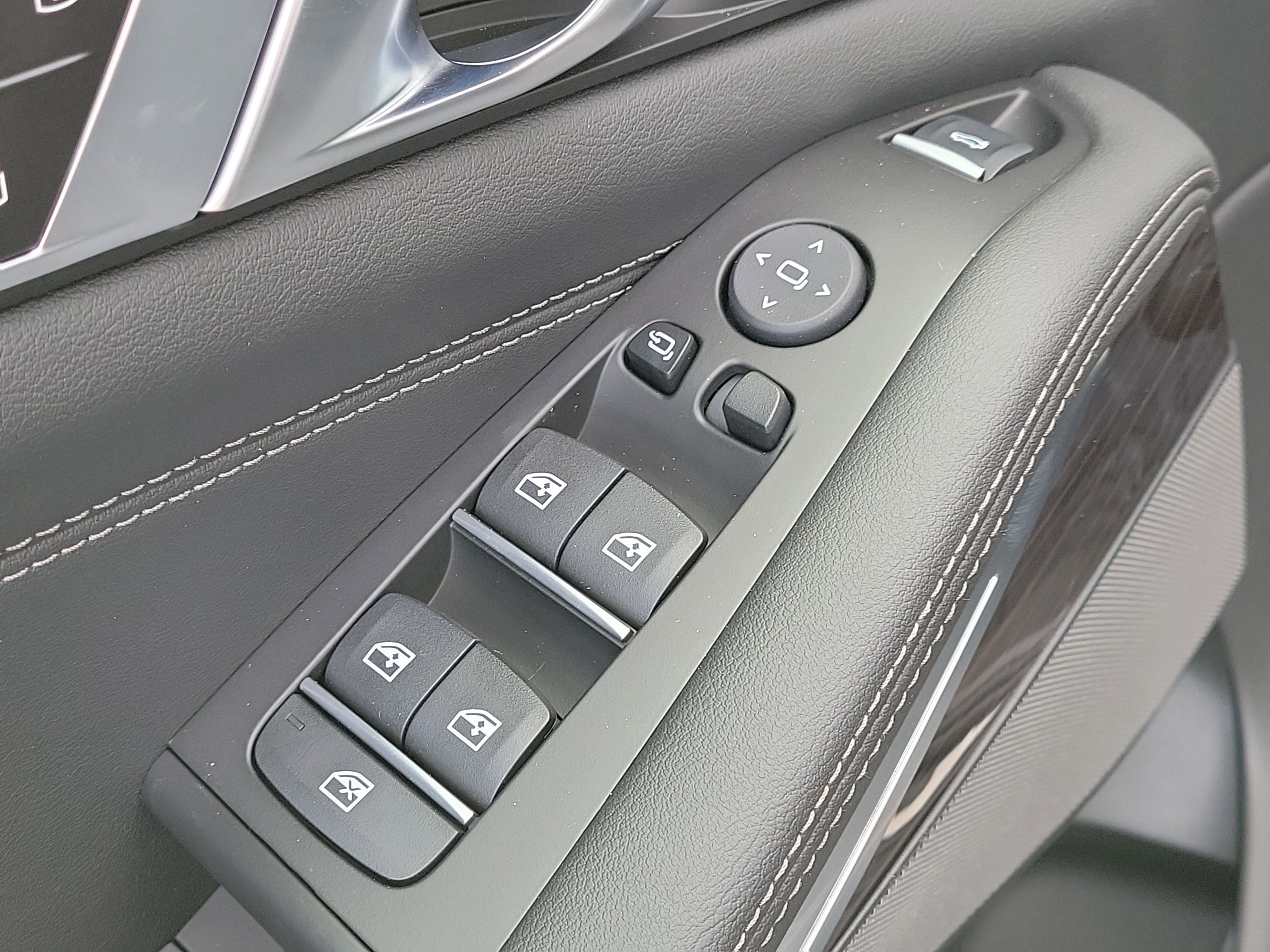 New 2026 BMW X5 sDrive40i w/ M Sport Package image 16