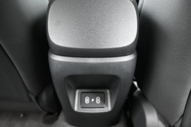 New 2026 Hyundai Elantra SEL Sport FWD image 17