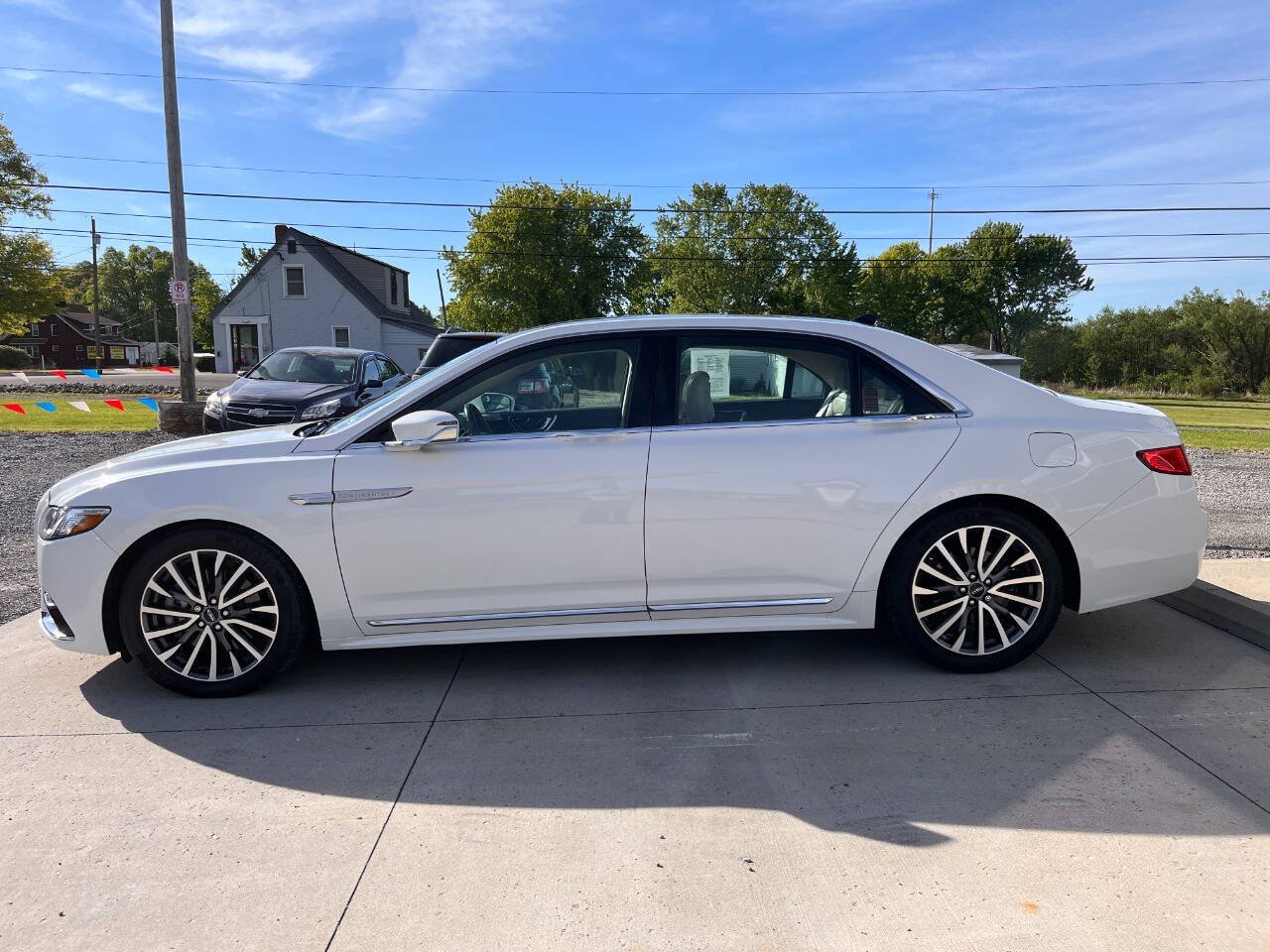 Used 2020 Lincoln Continental AWD w/ Premium Package image 4