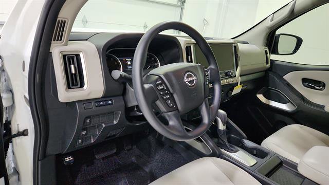 Certified 2025 Nissan Frontier SV RWD image 33