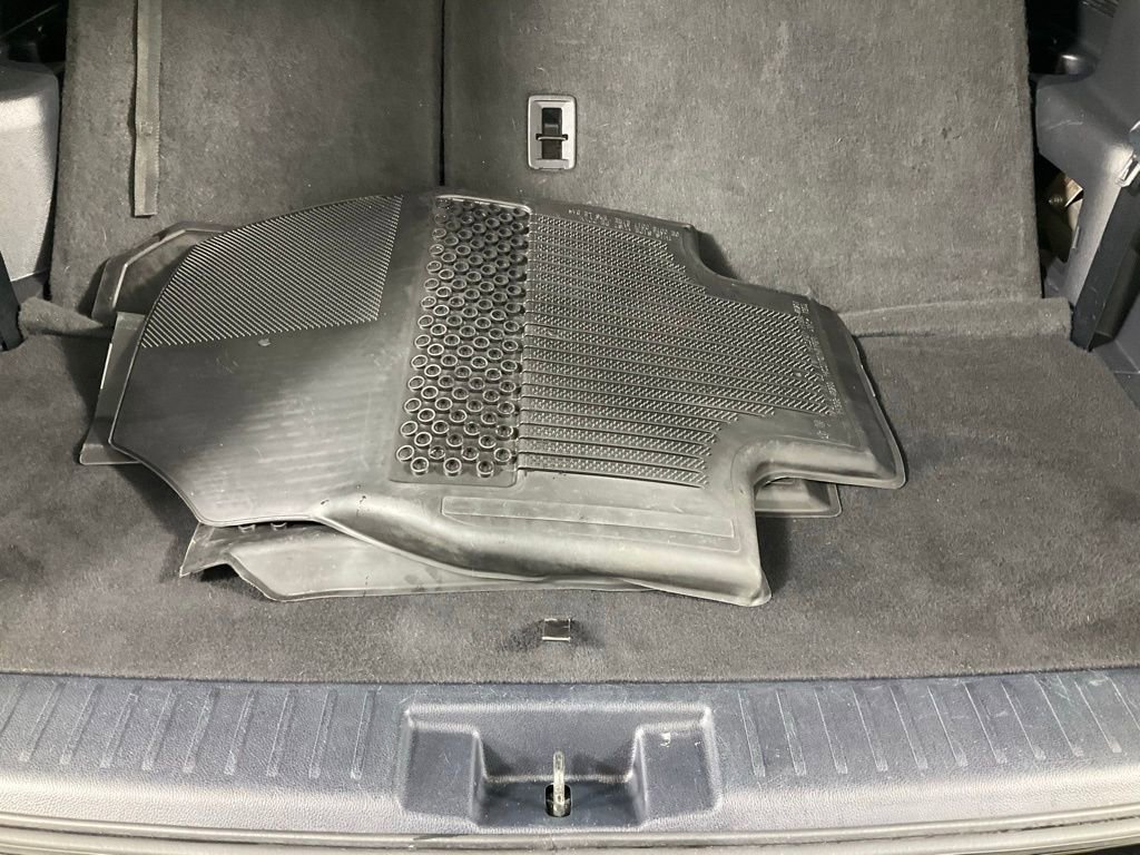 Used 2021 Toyota Highlander LE image 25