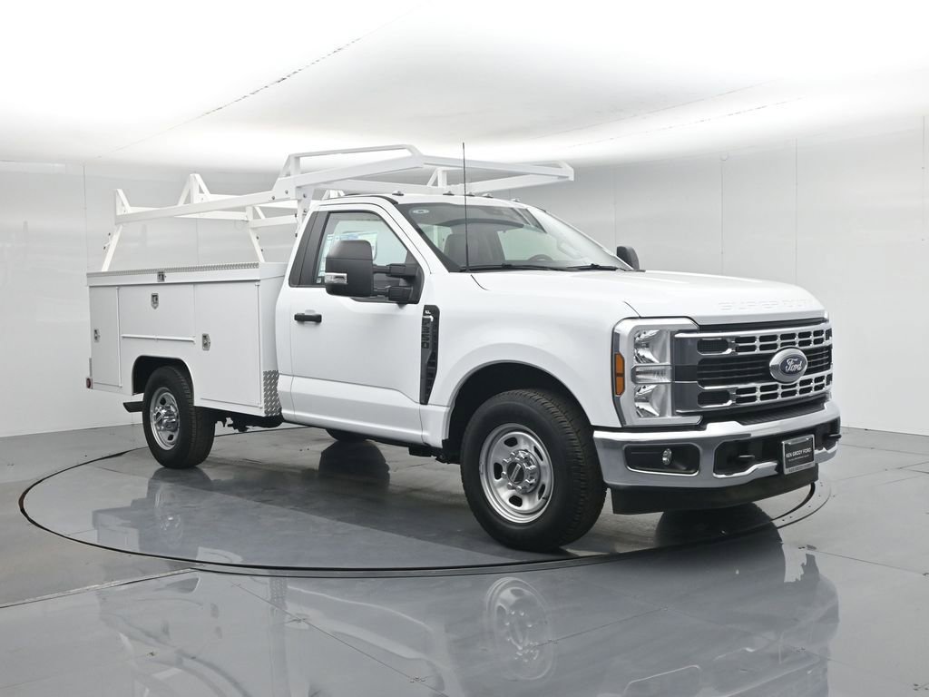 New 2025 Ford F350 XL w/ XL Chrome Package