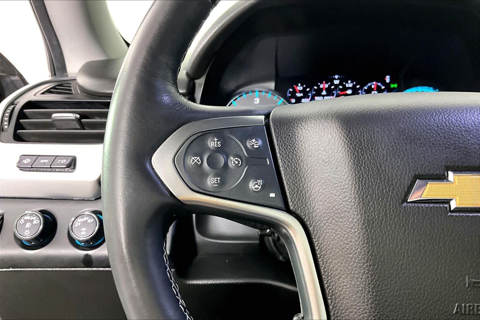 Used 2017 Chevrolet Suburban Premier AWD/4WD image 22
