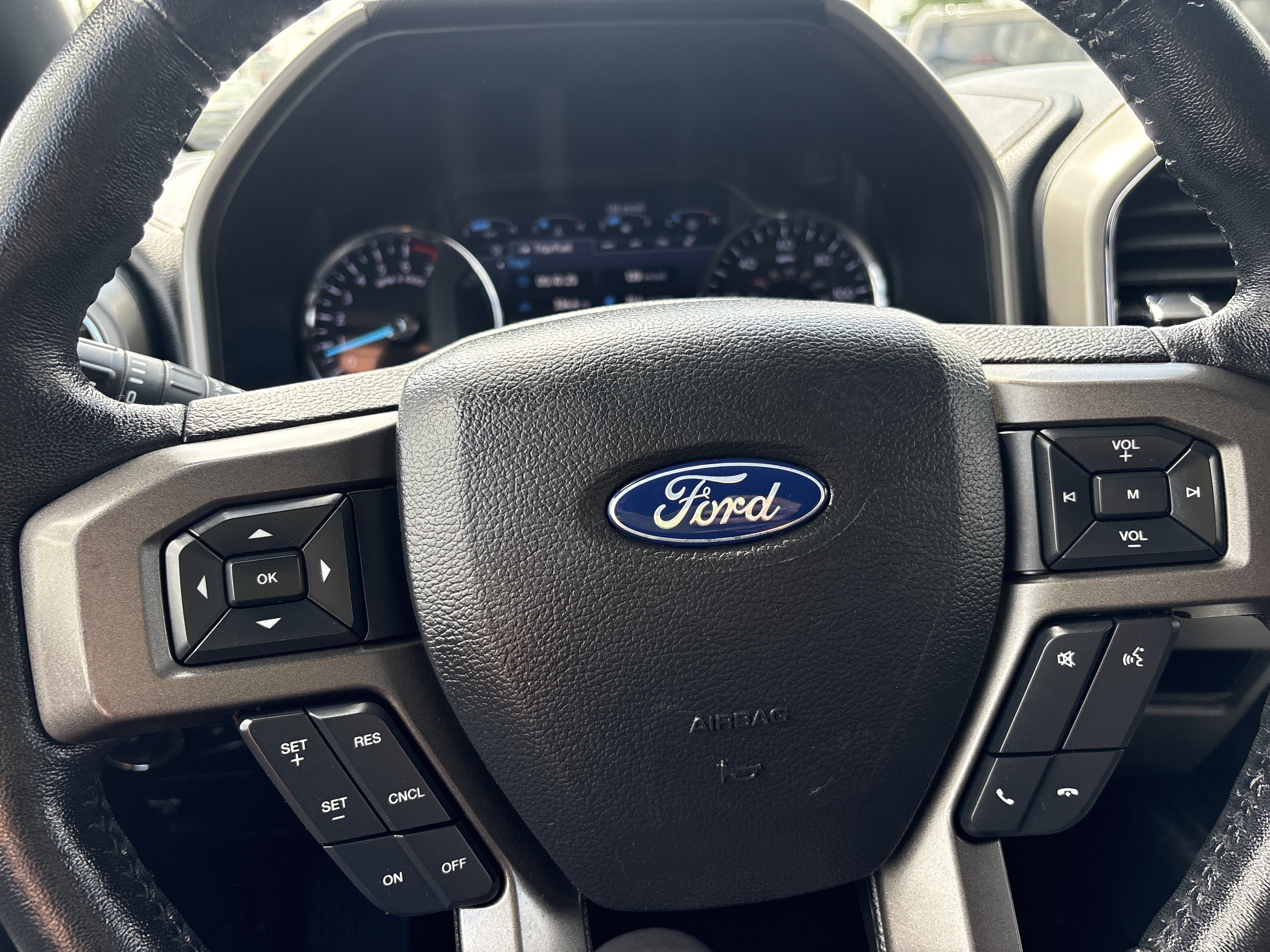 Used 2020 Ford Expedition XLT w/ Equipment Group 202A AWD/4WD image 13