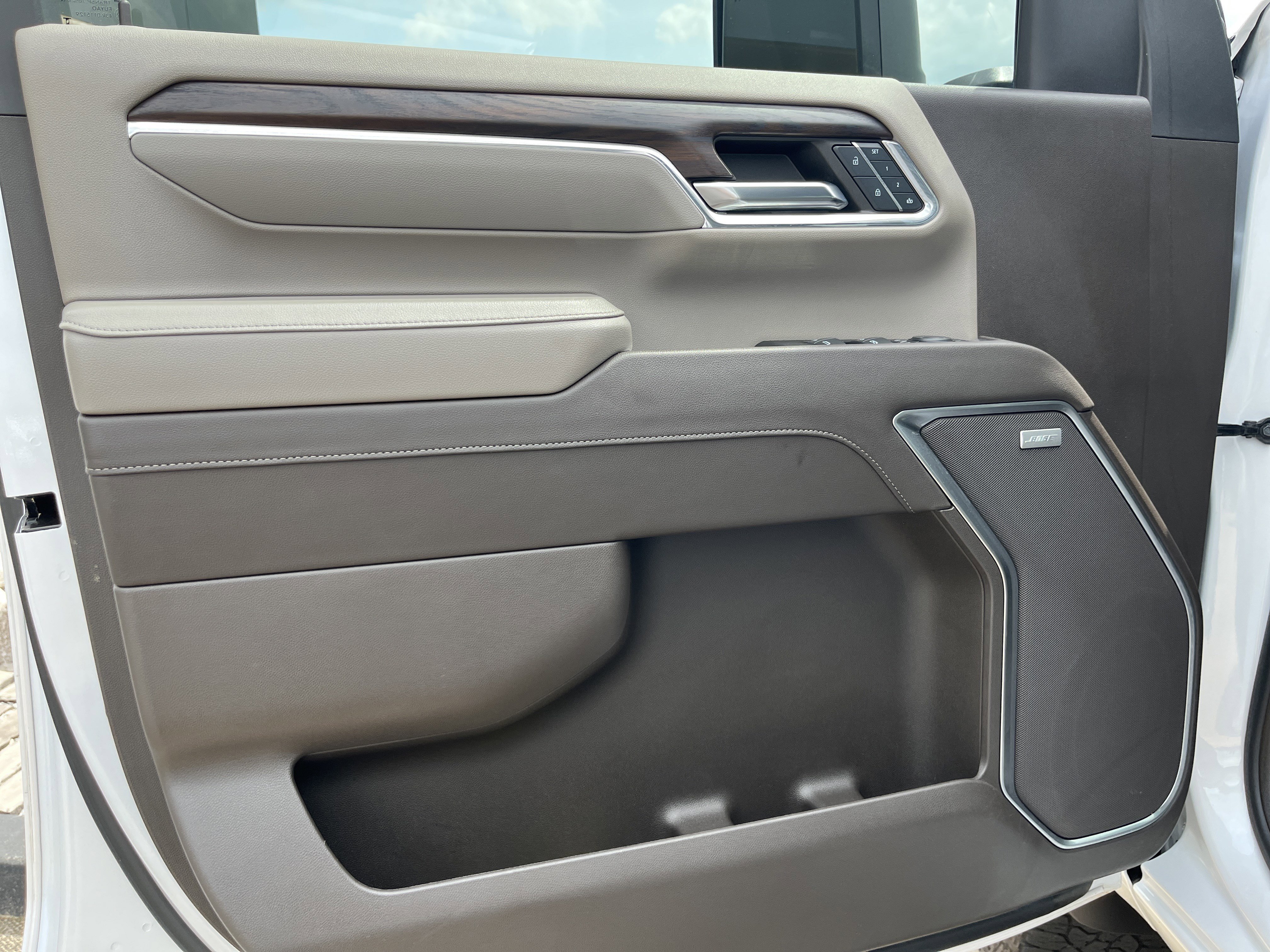 Used 2024 GMC Sierra 2500 SLT w/ SLT Premium Package image 26