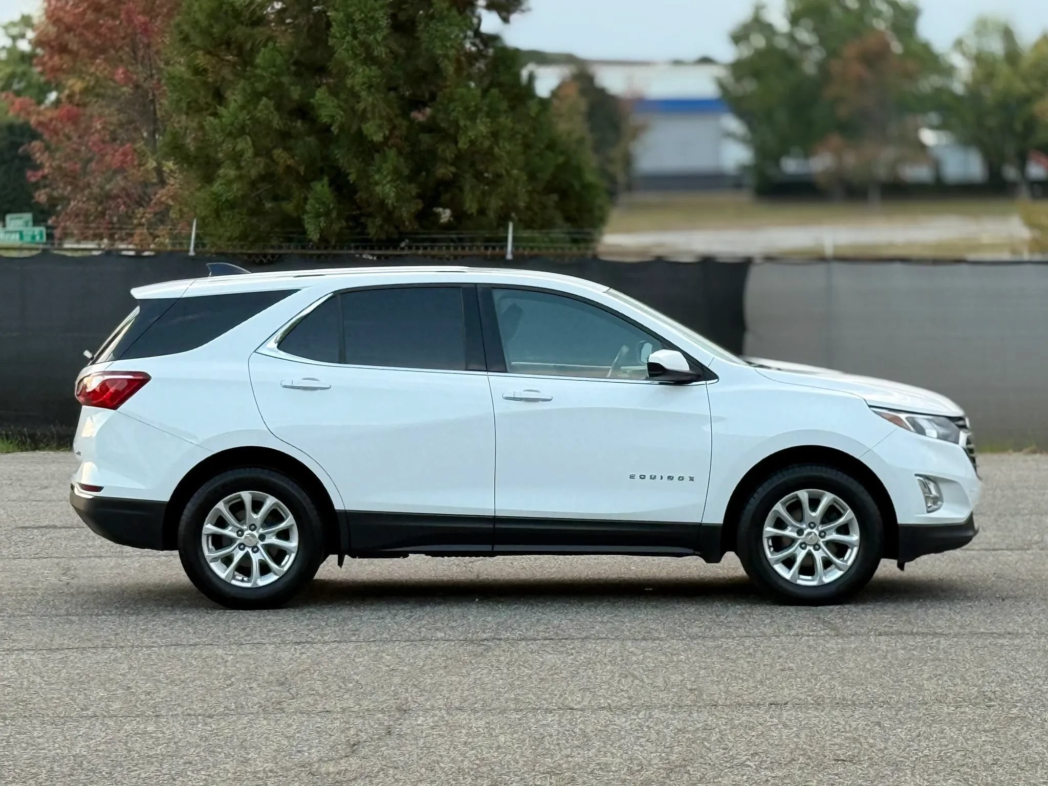 Used 2018 Chevrolet Equinox LT w/ LPO, Cargo Package AWD/4WD image 7