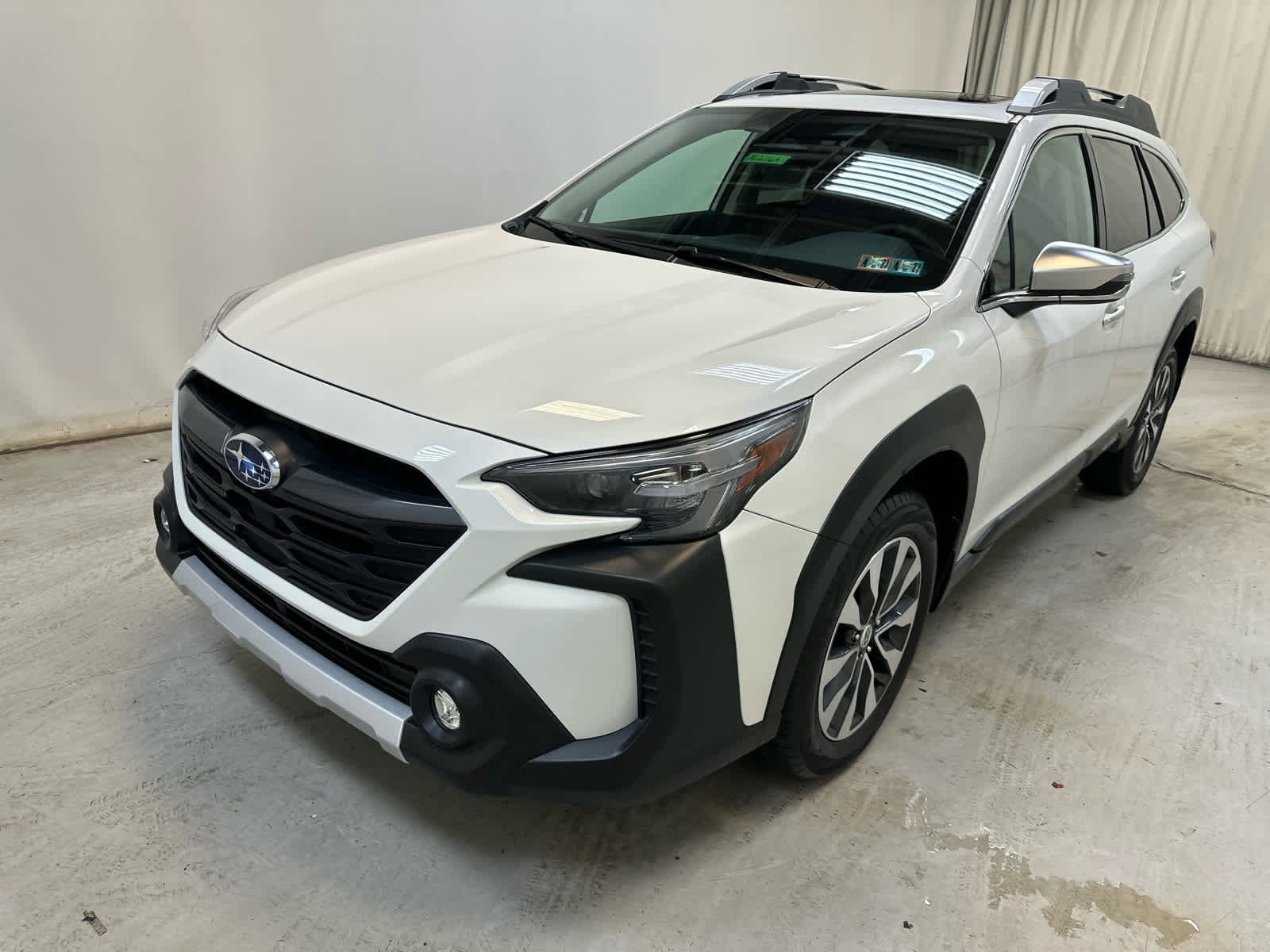 Used 2025 Subaru Outback Touring XT AWD/4WD image 10