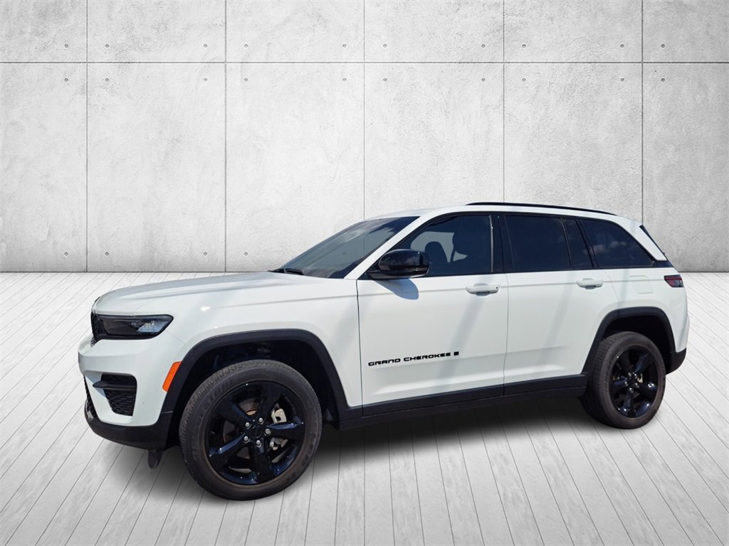 Used 2023 Jeep Grand Cherokee Altitude