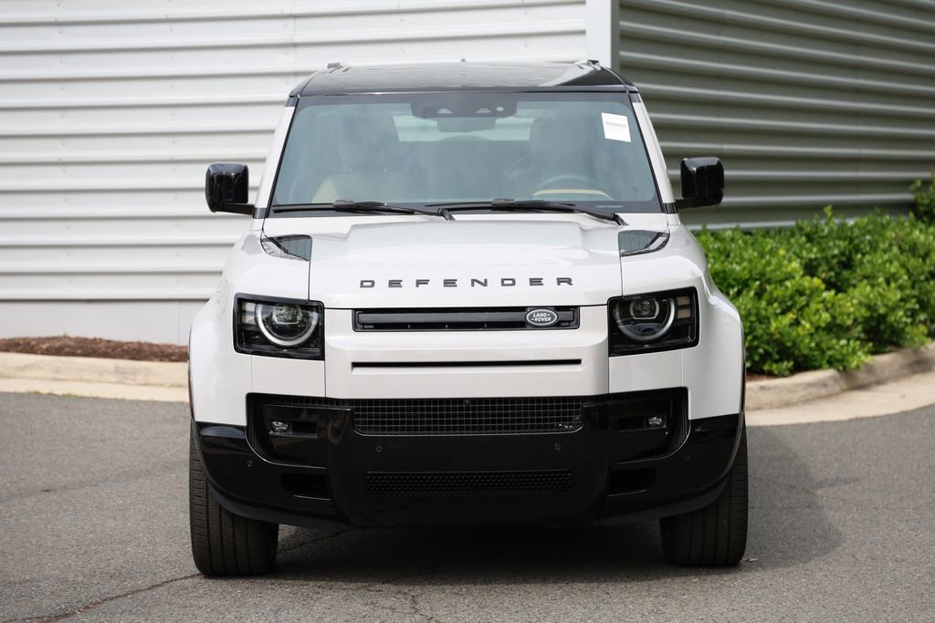 New 2026 Land Rover Defender 130 X-Dynamic SE AWD/4WD image 5