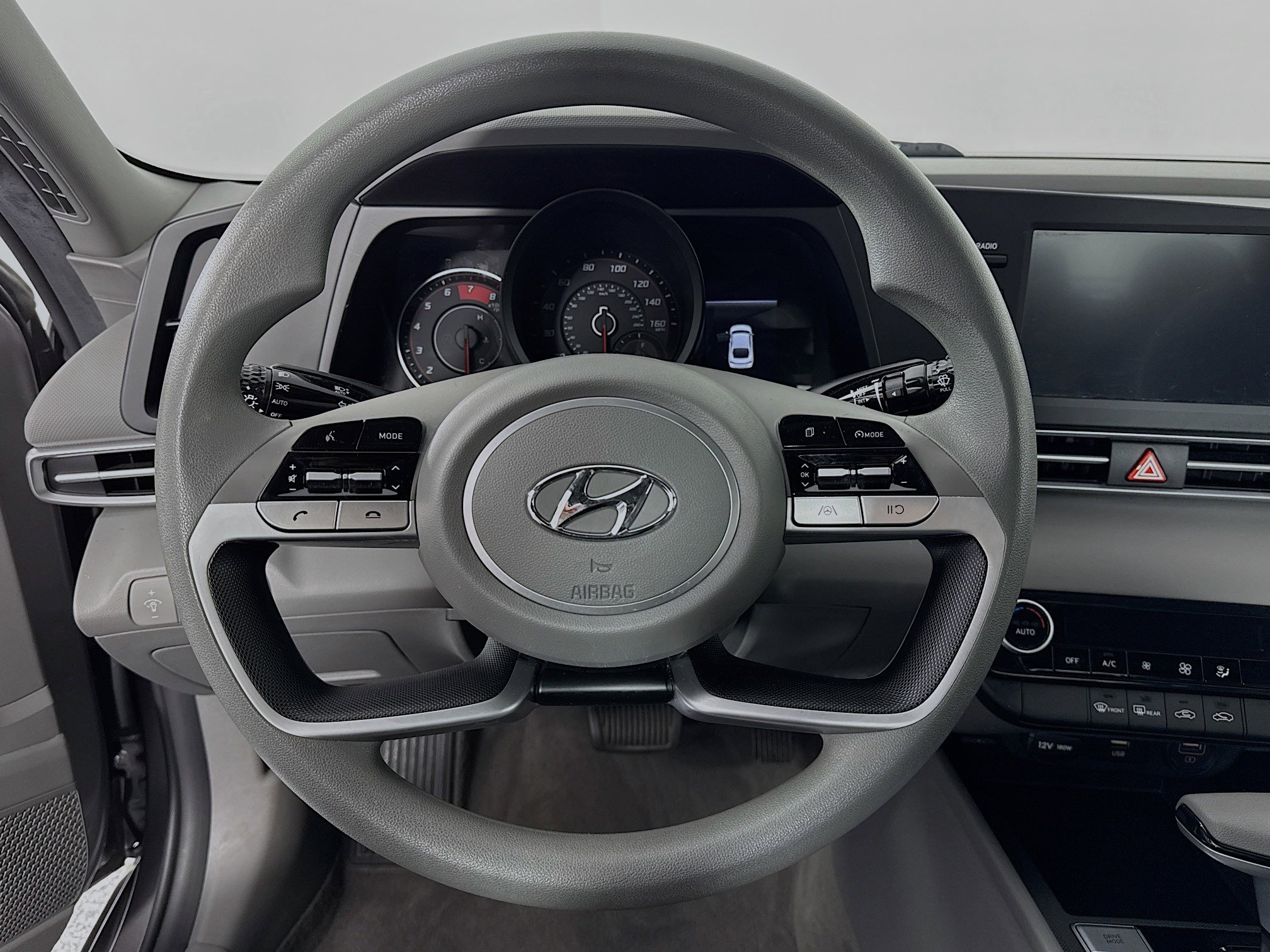 Used 2022 Hyundai Elantra SEL w/ Cargo Package FWD image 11
