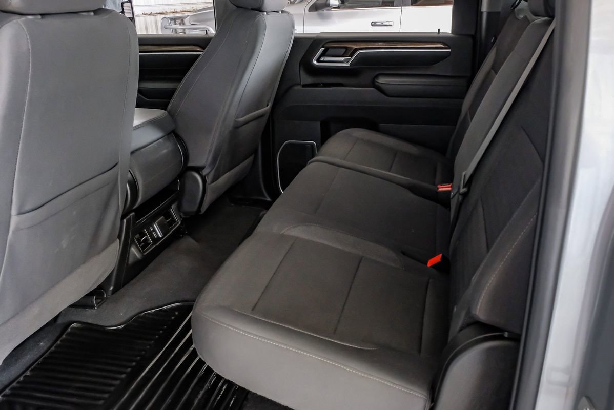 Used 2025 Chevrolet Silverado 2500 LT w/ Convenience Package image 37