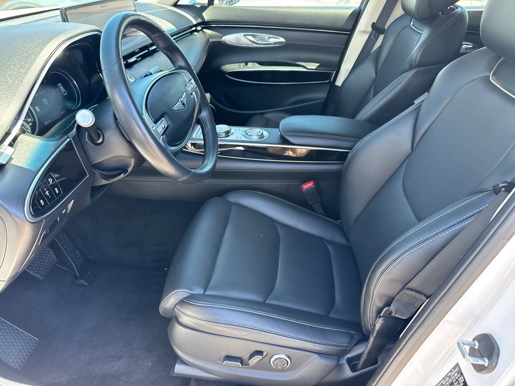 Used 2025 Genesis GV70 2.5T AWD/4WD image 24