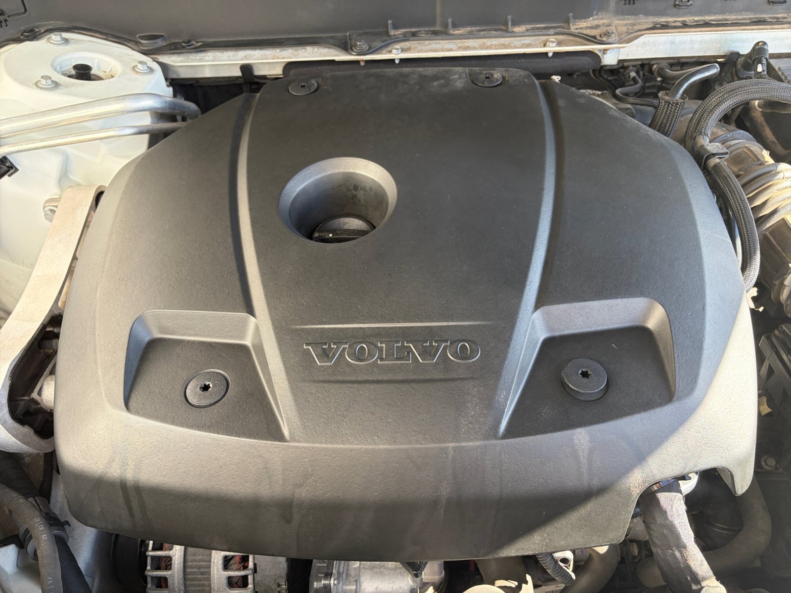 Used 2018 Volvo XC90 T6 Momentum w/ Momentum Plus Package AWD/4WD image 32