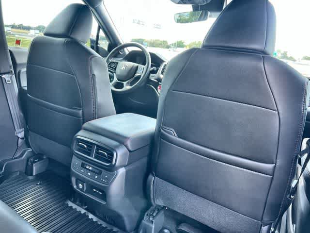 Certified 2024 Honda Passport Black Edition image 13