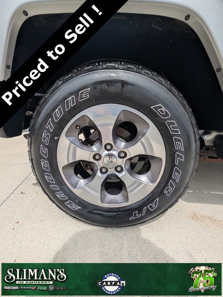 Used 2018 Jeep Wrangler Unlimited Sahara w/ Connectivity Group image 37