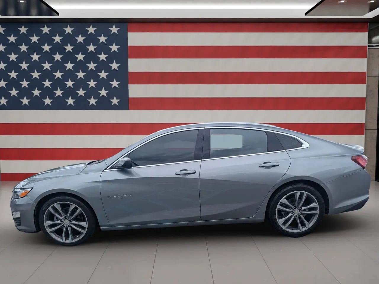Used 2023 Chevrolet Malibu LT w/ Driver Confidence Package FWD image 3