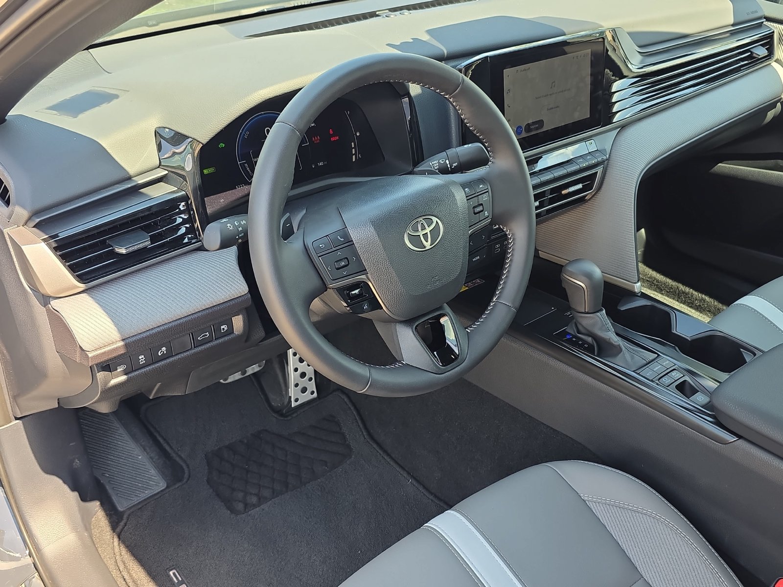 Used 2026 Toyota Camry SE w/ Convenience Package FWD image 13