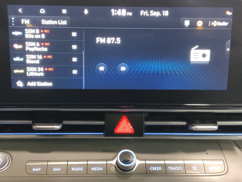 Used 2025 Hyundai Elantra SEL FWD image 25