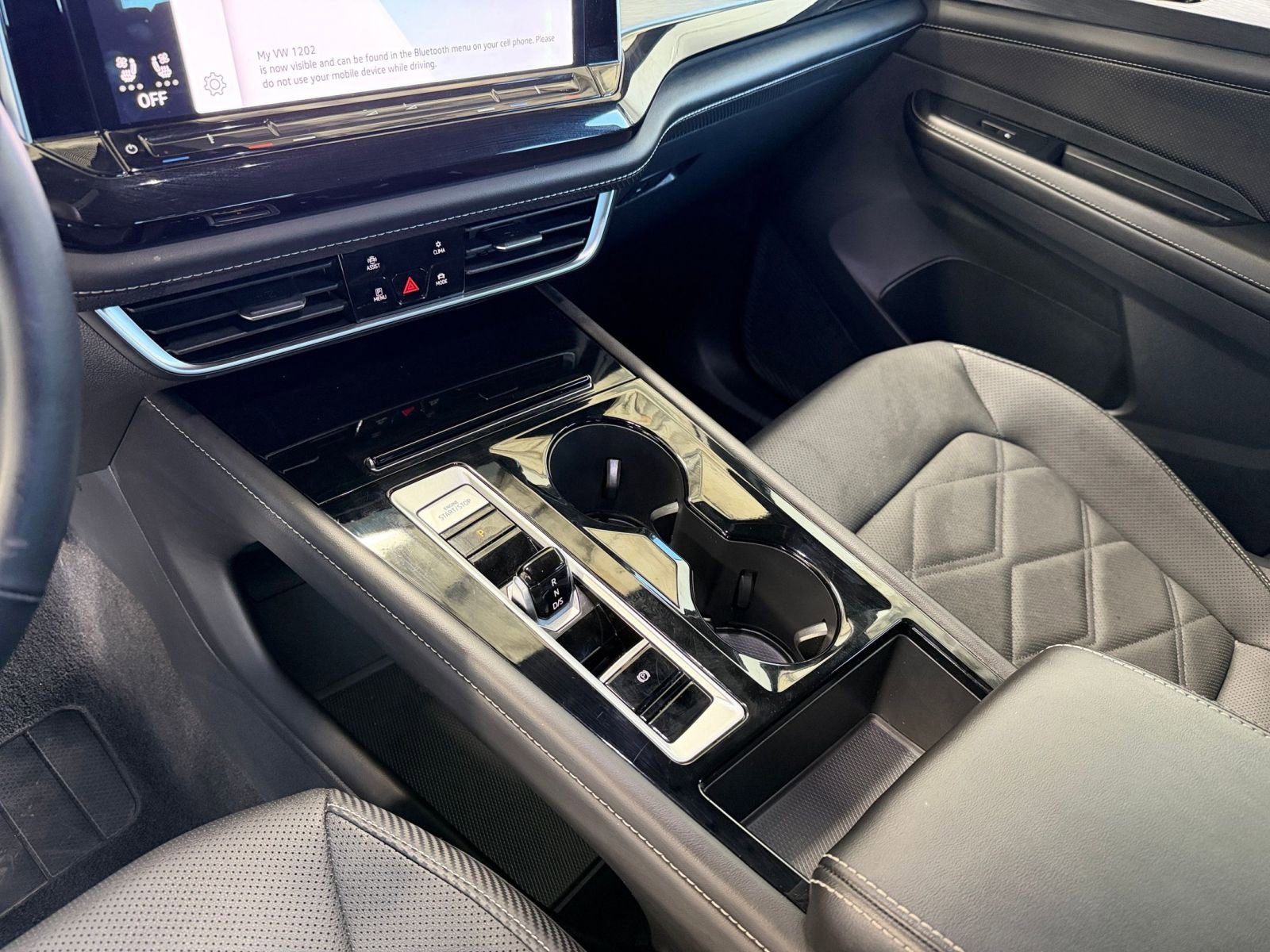 Used 2025 Volkswagen Atlas Cross Sport SE image 41