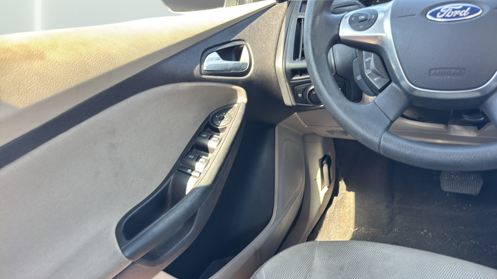 Used 2013 Ford Focus SE w/ Super Fuel Economy (SFE) Pkg FWD image 19