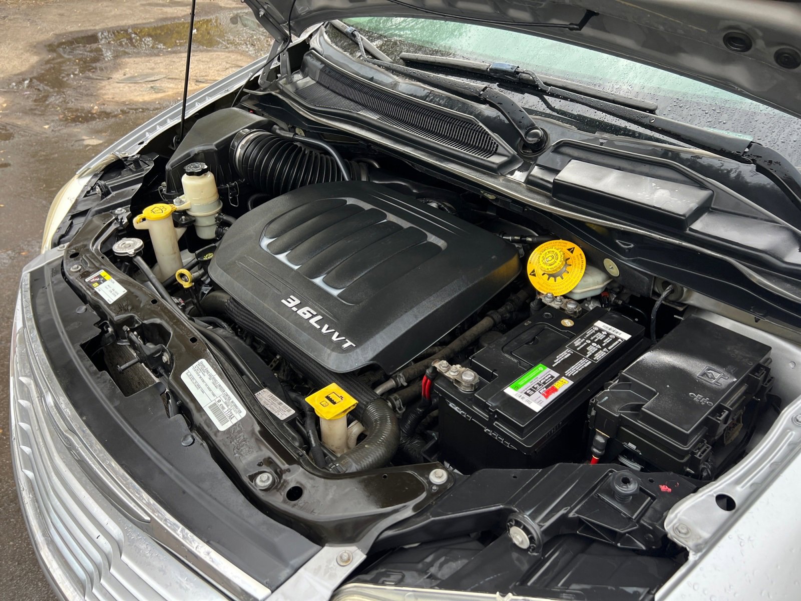 Used 2015 Chrysler Town & Country Touring image 39