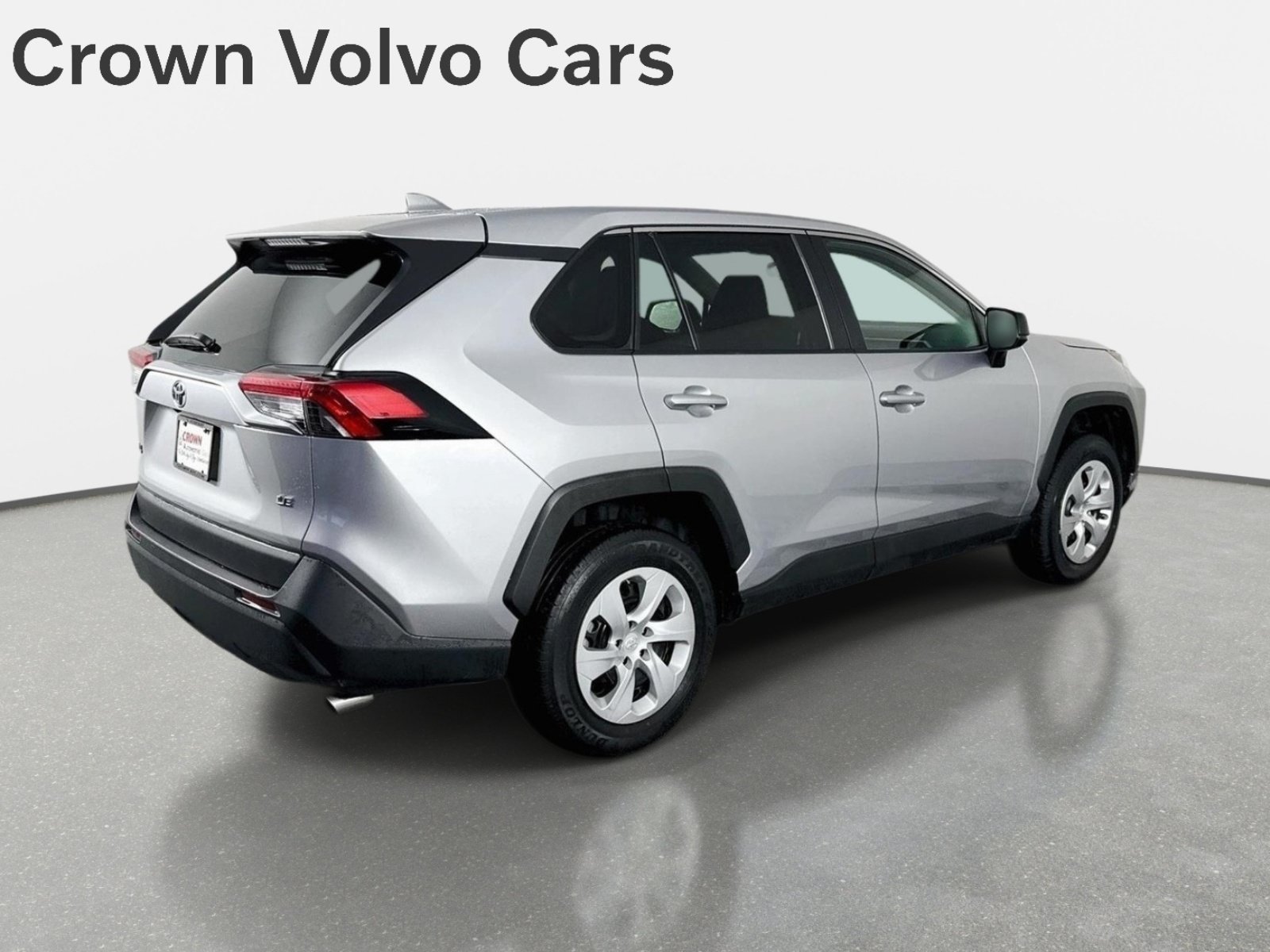 Used 2024 Toyota RAV4 LE FWD image 5