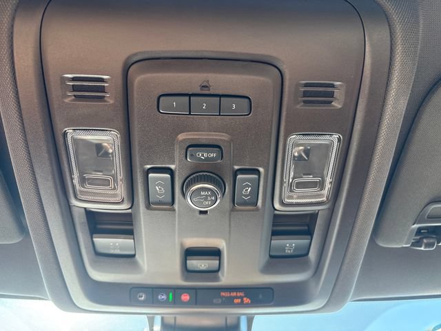 Used 2022 Chevrolet Tahoe Z71 w/ Z71 Off-Road Package AWD/4WD image 14