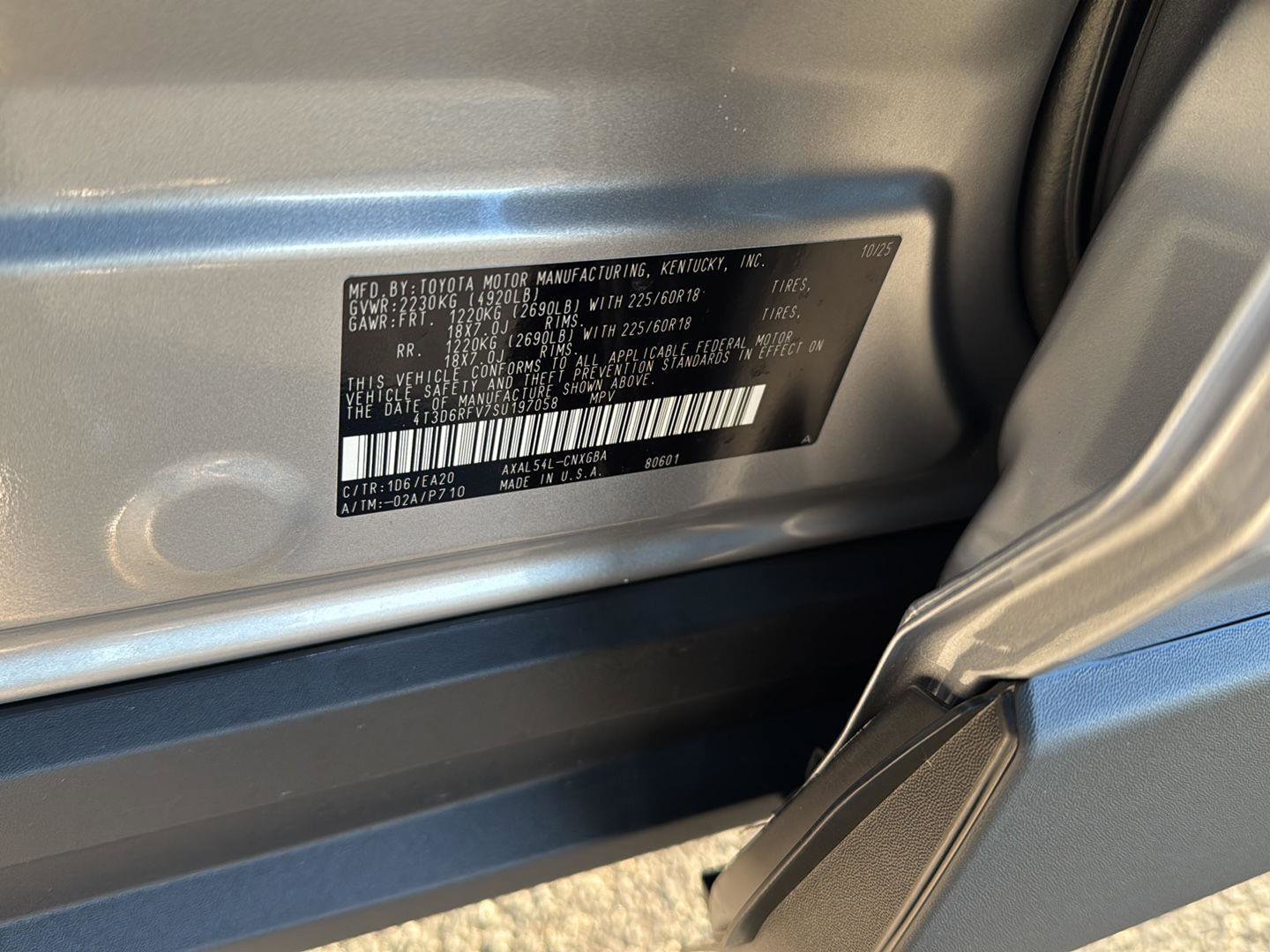 New 2025 Toyota RAV4 Limited image 33