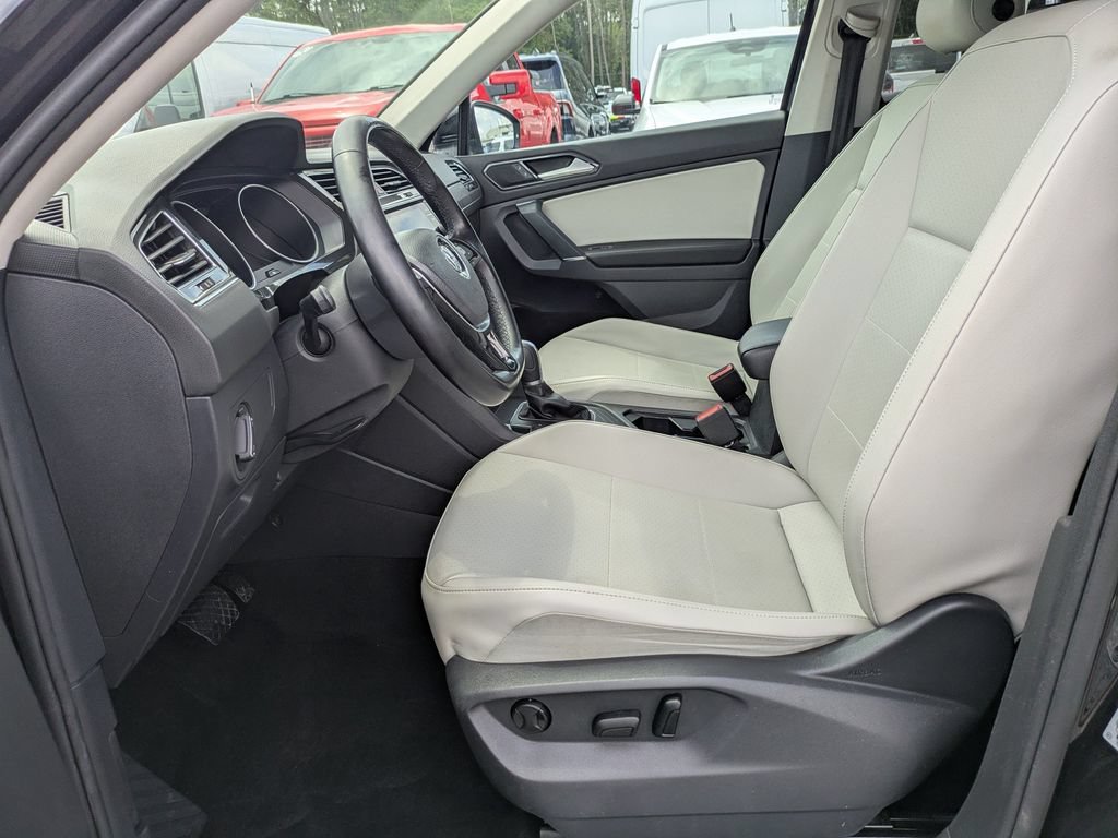 Used 2018 Volkswagen Tiguan SE FWD image 14