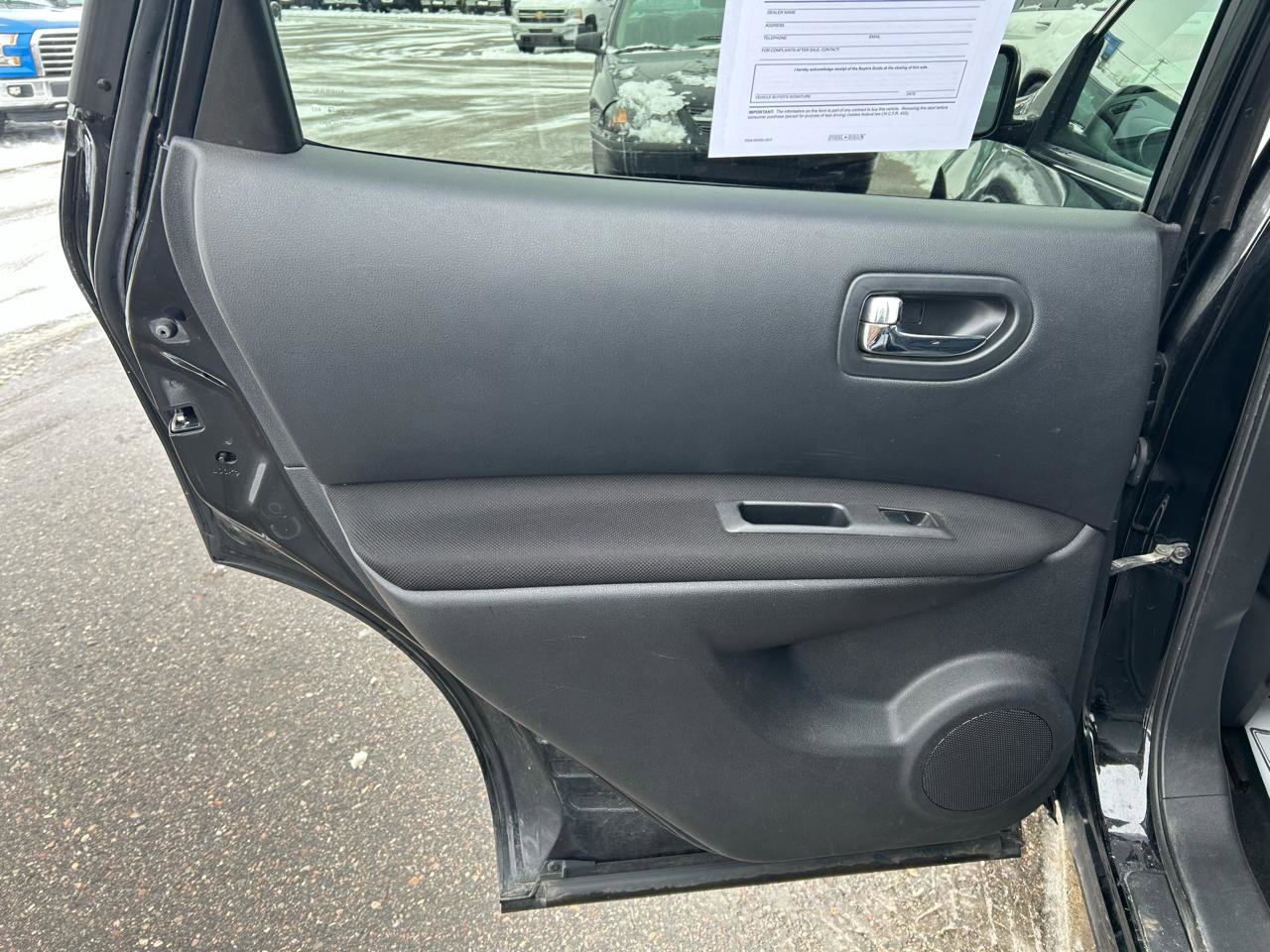 Used 2015 Nissan Rogue S w/ Convenience Package image 13