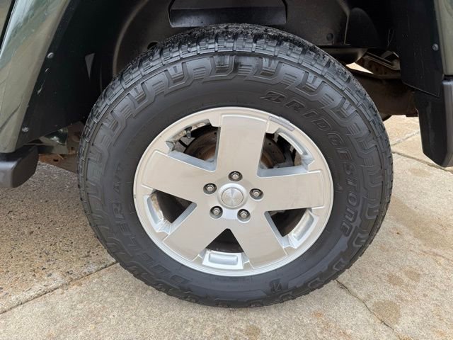 Used 2010 Jeep Wrangler Unlimited Sahara image 10
