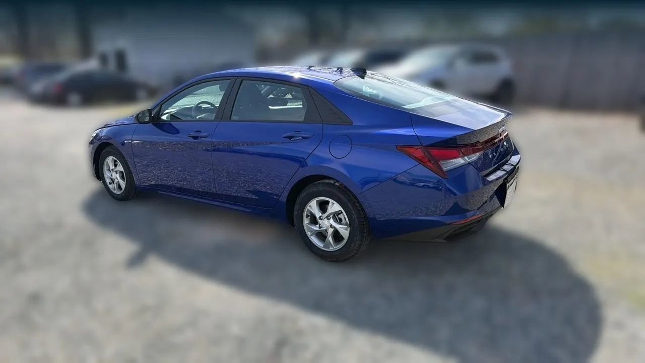 Used 2023 Hyundai Elantra SE FWD image 6