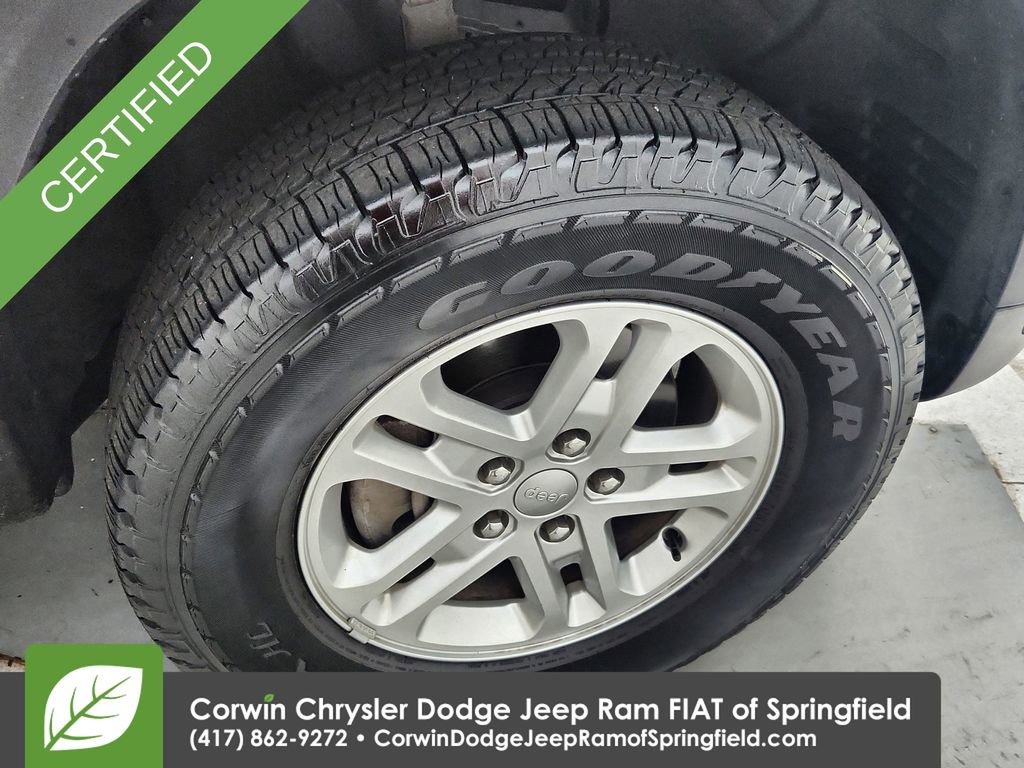 Used 2025 Jeep Grand Cherokee Laredo w/ Luxury Tech Group I AWD/4WD image 31