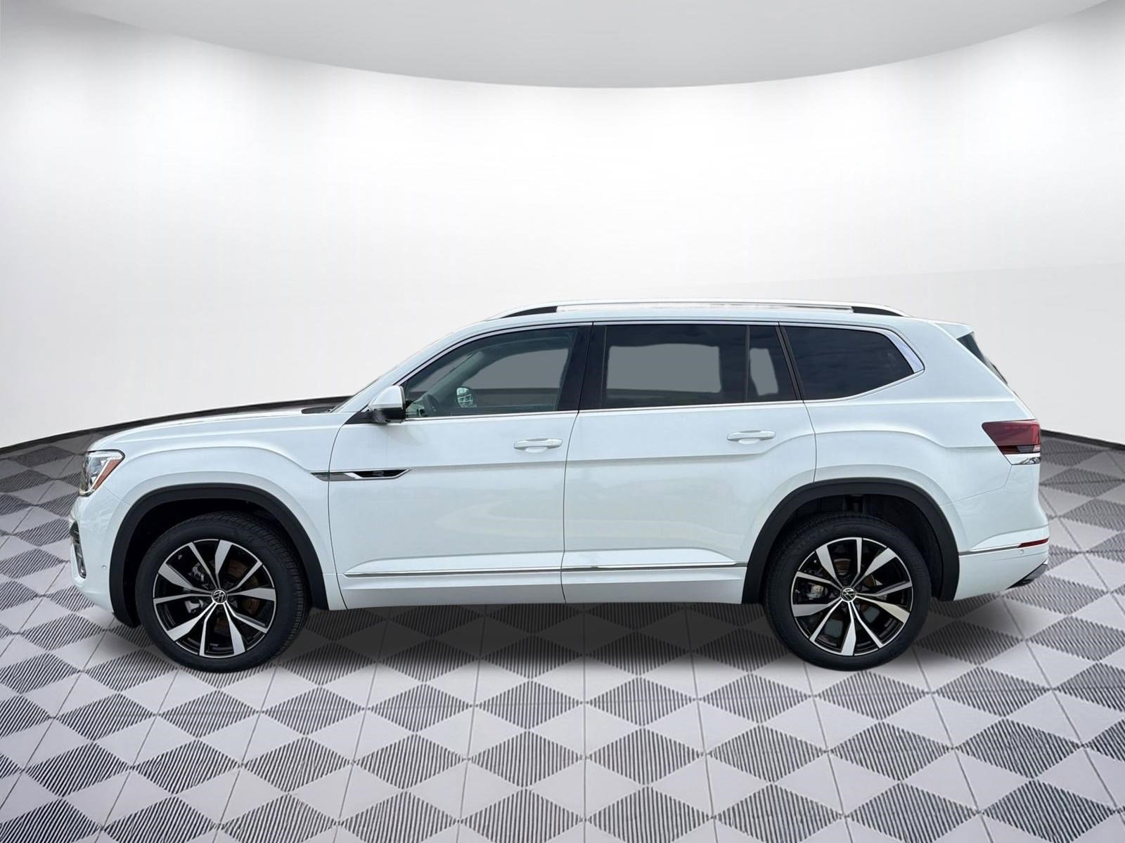 New 2026 Volkswagen Atlas SEL Premium R-Line image 2
