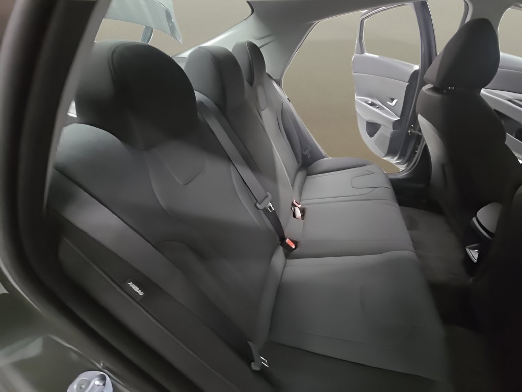 New 2026 Hyundai Elantra SE FWD image 23